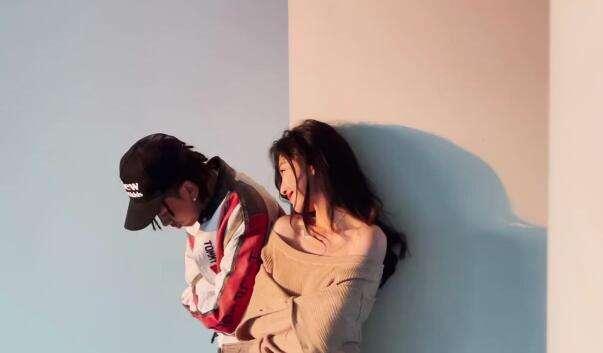 李亚鹏捡到宝了,小19岁妻子,为1岁女儿准备腊八粥,反被投喂