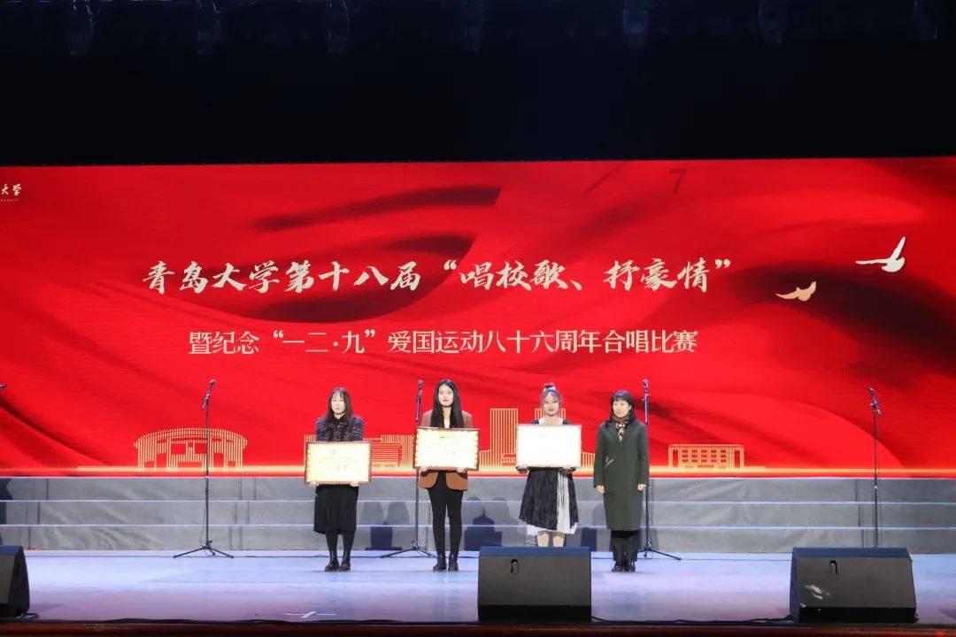 金莎孙丞潇“红毯接吻”！网友炸锅，评论区人才辈出，笑不活了