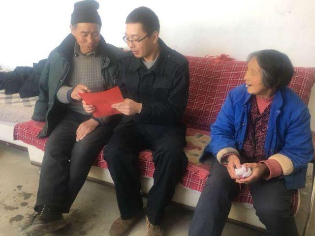 迪丽热巴这套造型美绝了,堪称行走的油画,恣意散发时尚气场